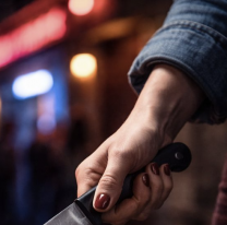 Al rev&eacute;s: mujer acab&oacute; detenida por agredir a su pareja con una punta