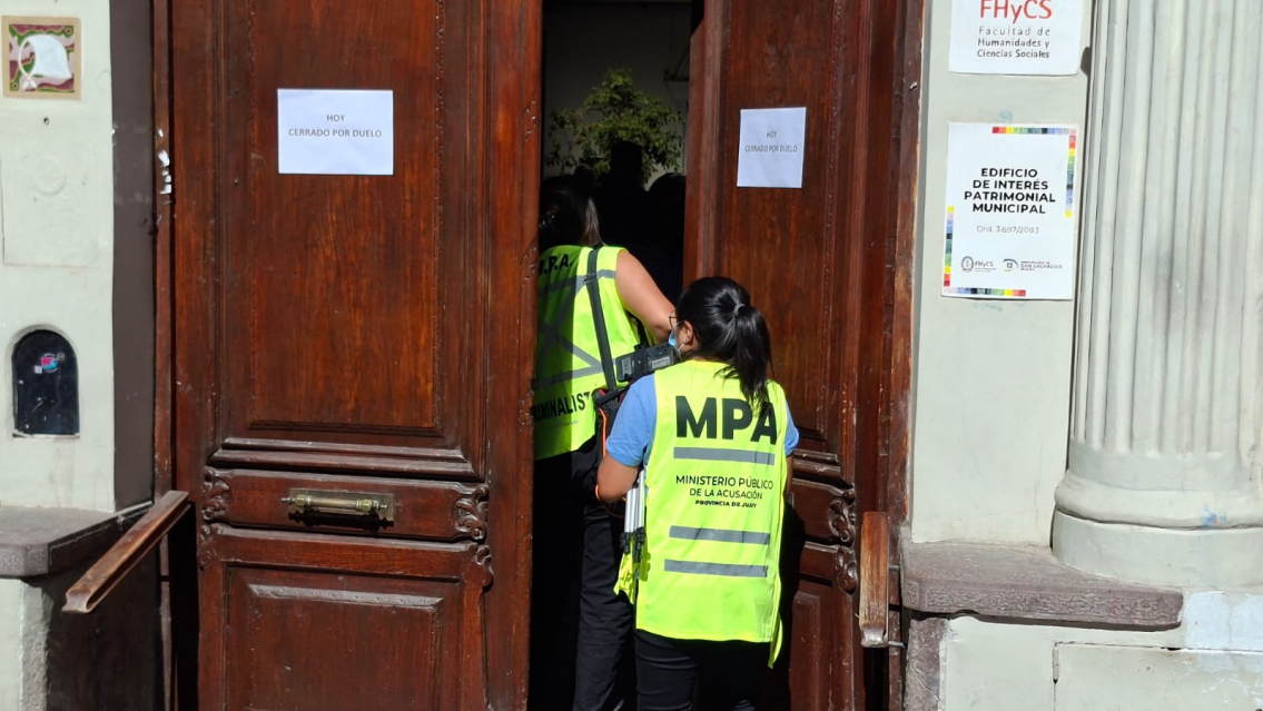 "Cerrado por duelo": el cartel que sorprendió en la UNJU