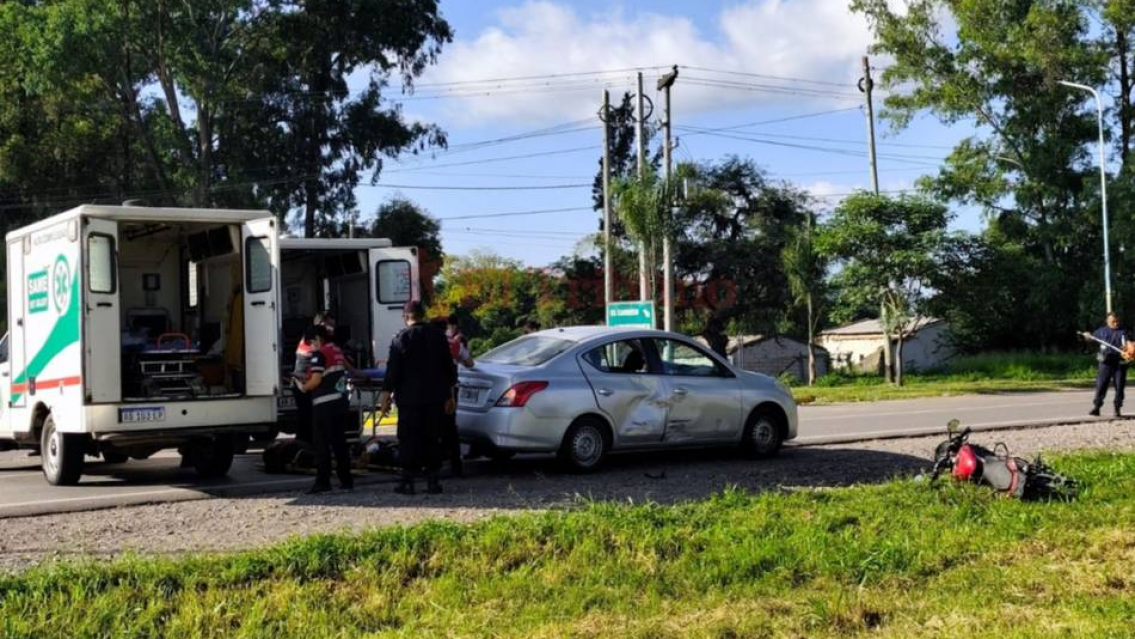 Se dieron con todo: motociclistas resultaron heridos tras un fuerte choque