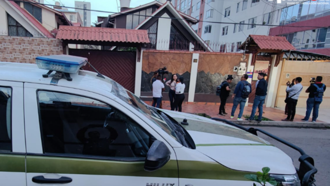 Norteña apareció muerta dentro de un hostal: de una detuvieron a su novio