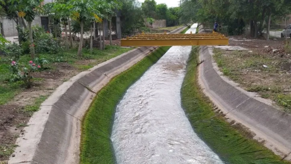 Cayó con su bicicleta al "canal de la muerte" y murió ahogado en Perico