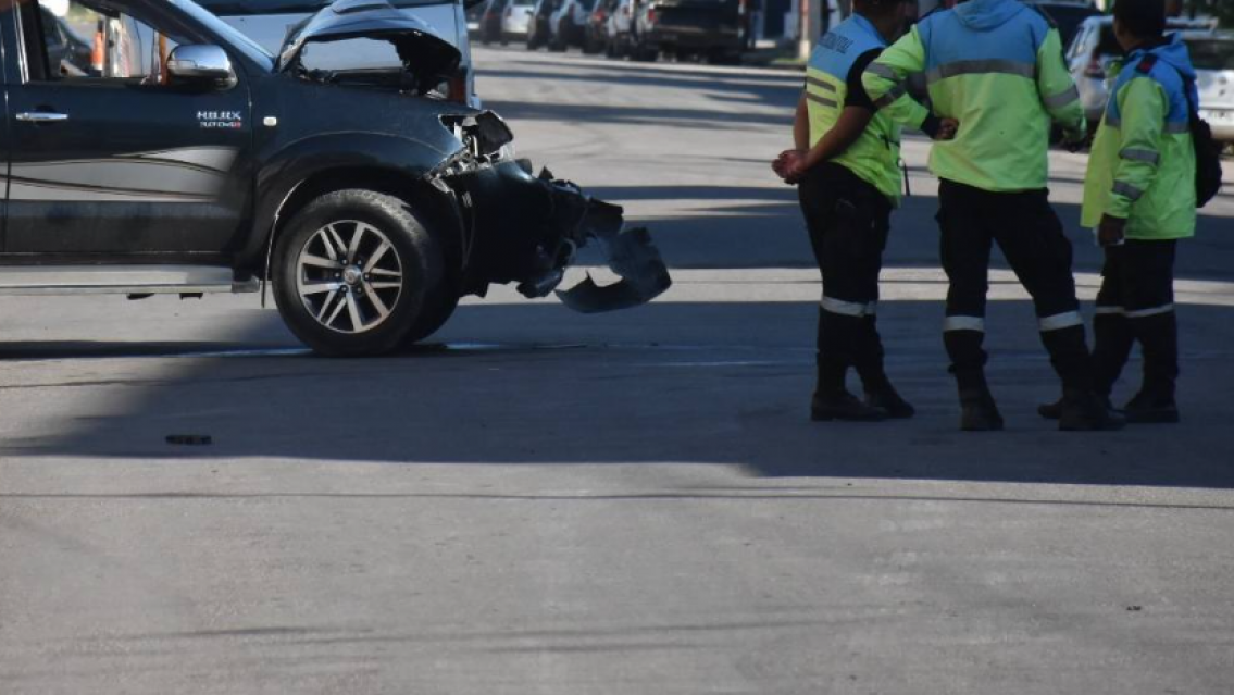 Choque brutal en avenida Almirante Brown: un conductor alcoholizado desató el caos