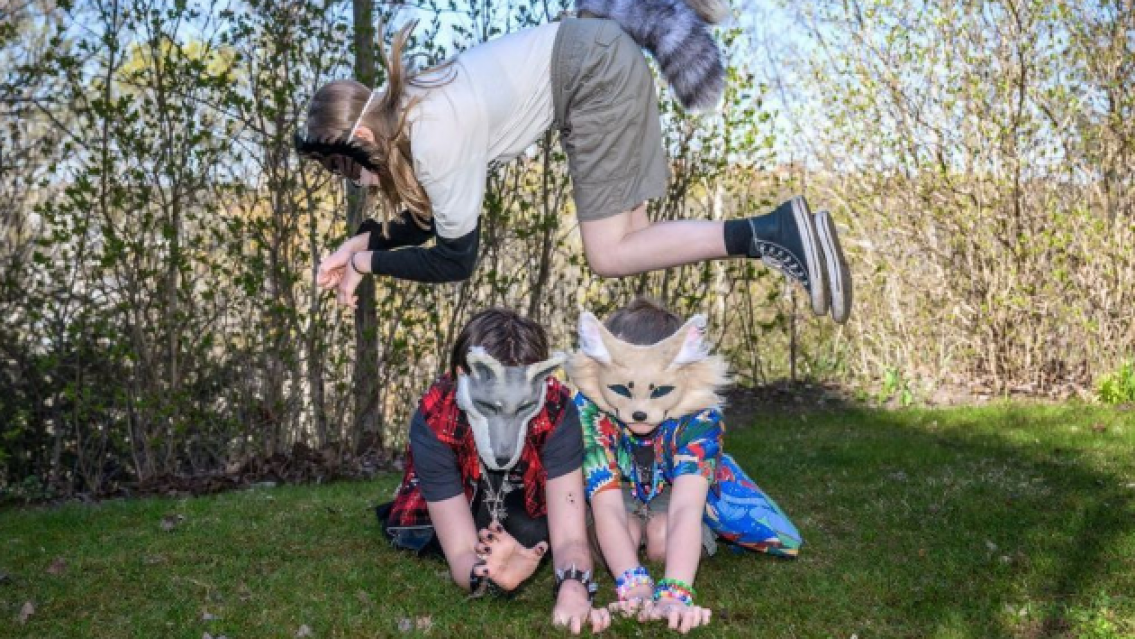 "No le hacen daño a nadie": con los therians volvieron las tribus urbanas