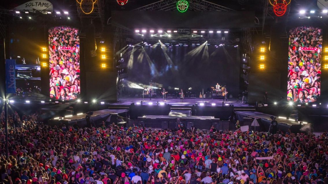Carnaval gigante en Jujuy: Los Tekis ponen a la capital en vidriera nacional