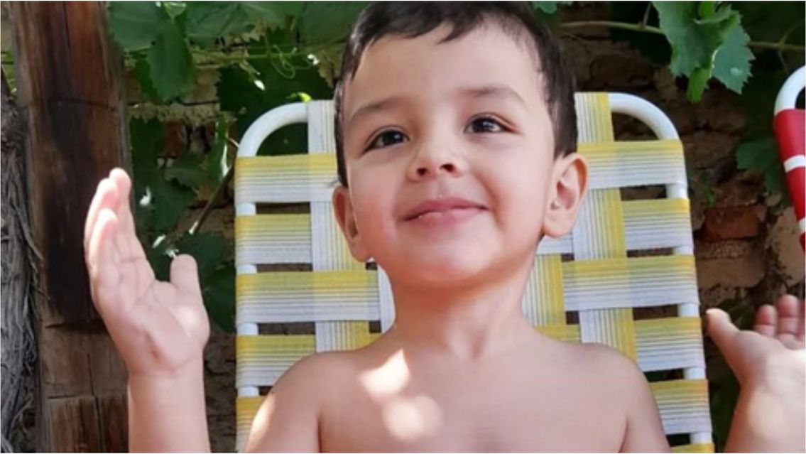 Anestesi�logo se distrajo con el celu en una cirug�a y le provoc� la muerte a nene de 4 a�os