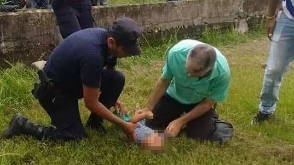 Un m�dico y diputado le salv� la vida a un nene que sufri� una hepitermia 