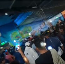 &iexcl;Se re pudri&oacute;! Batalla campal en una carpa: "Yo quer&iacute;a ver Sonido Mazter"