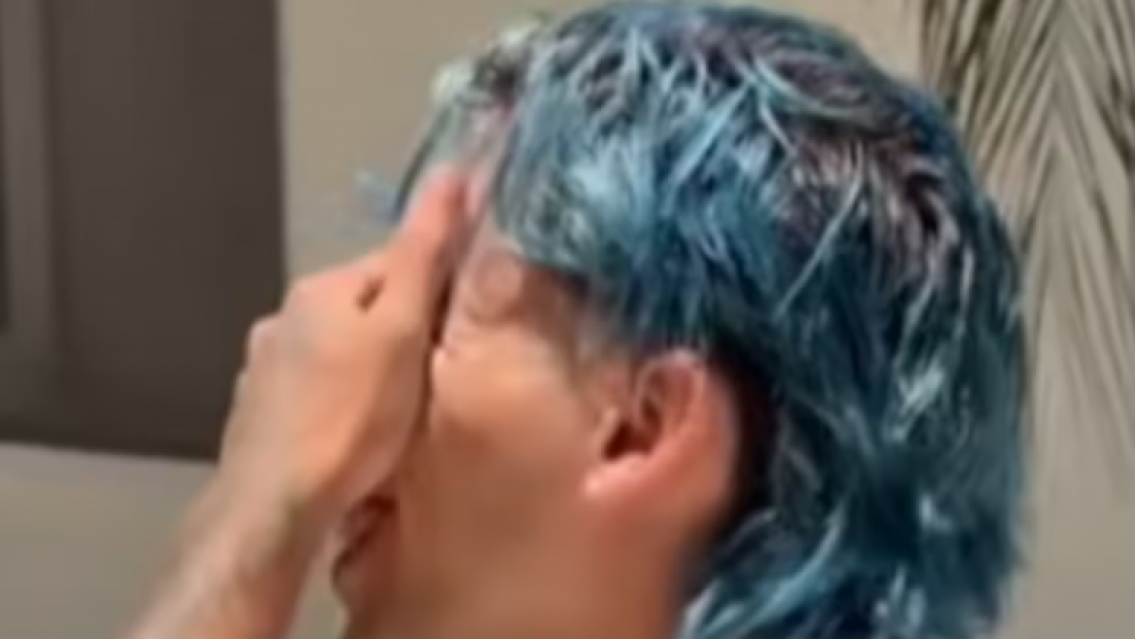 Le tiraron un celular en la cara a Luck Ra y tuvo que parar el show