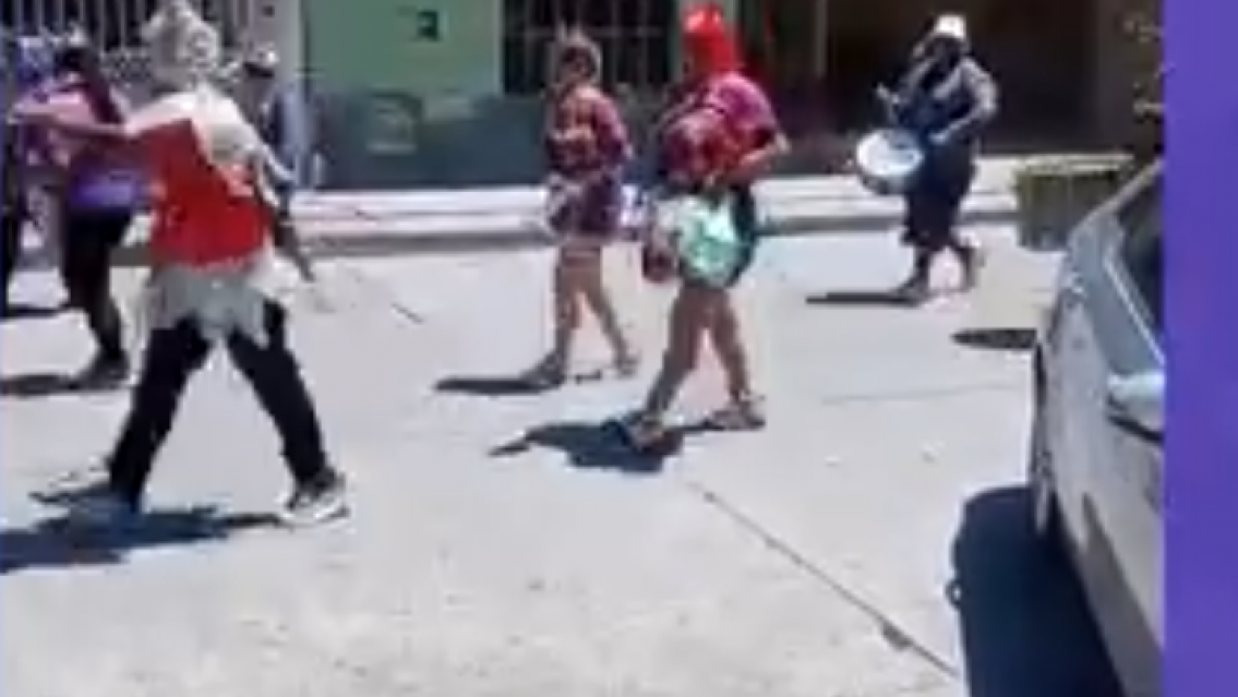 [VIDEO] Los diablos se soltaron en pleno centro de Perico y armaron una fiesta total