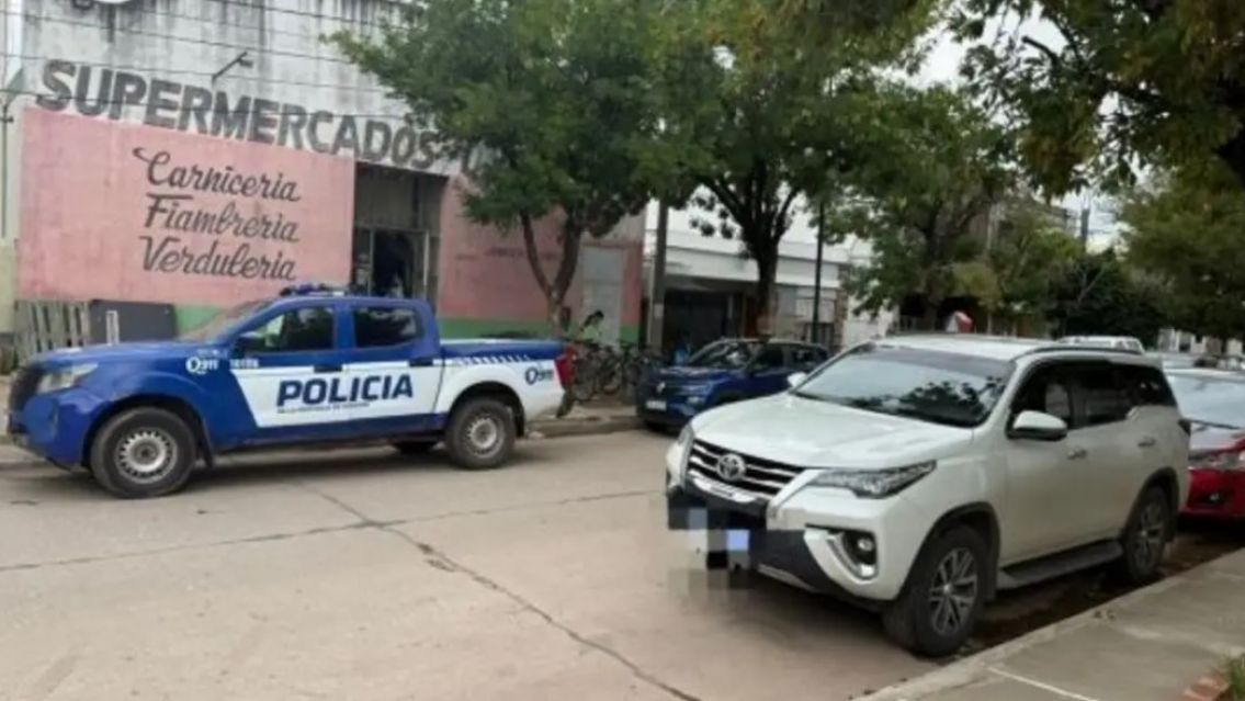 Jujeño paseaba en su chata de lujo por Córdoba y "saltó la ficha" con la policía: "Bájese ya"