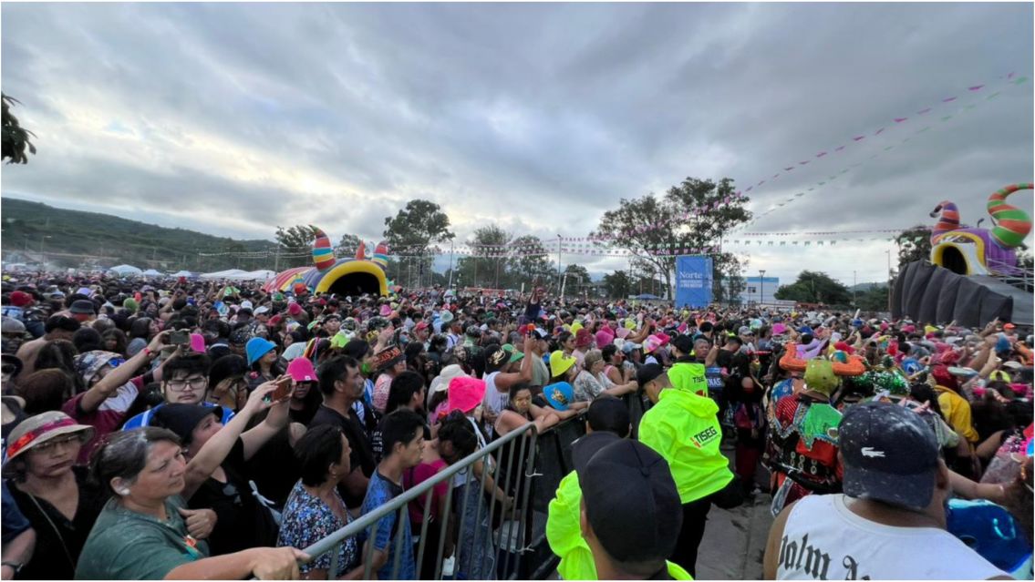 Carnaval a pleno: Ciudad Cultural explot� de gente en una tarde de fiesta