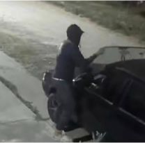 Buscan intensamente a un chorro que desarmó un auto en Palpalá