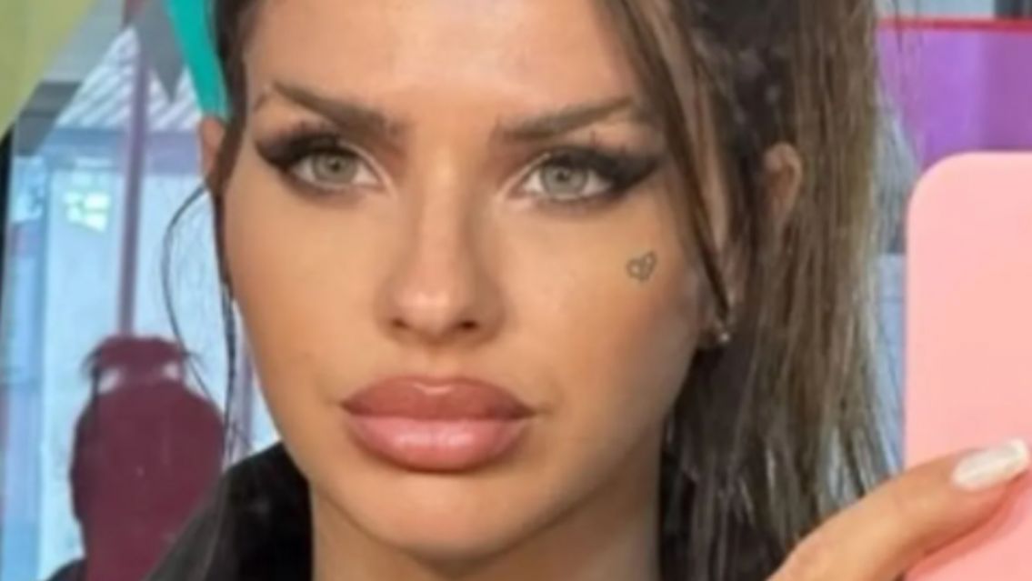 Acusan a la China Suárez de abusar del Photoshop en sus redes sociales