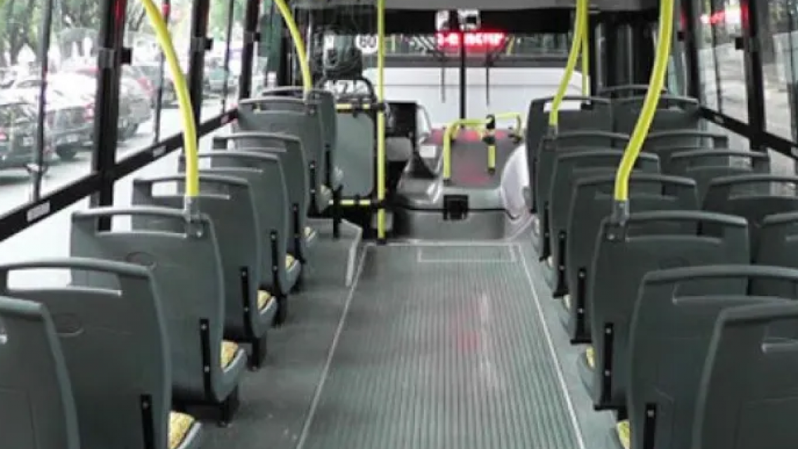 Amenazaron con una pistola a un colectivero juje�o que hab�a salido a trabajar: le dieron terrible golpiza