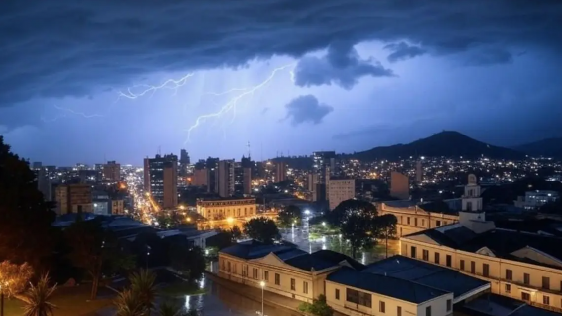 [URGENTE] Noche complicada en Jujuy: alerta por tormentas y vientos fuertes 
