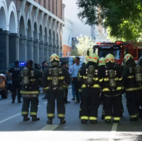 TERROR EN GENDARMER&Iacute;A: Explot&oacute; un paquete "bomba" en la Escuela Superior y hay 4 heridos