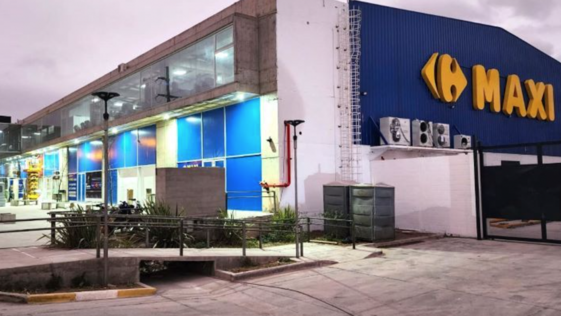 �Se va o se queda? Carrefour suspendi� su venta en Argentina y hay incertidumbre por el futuro