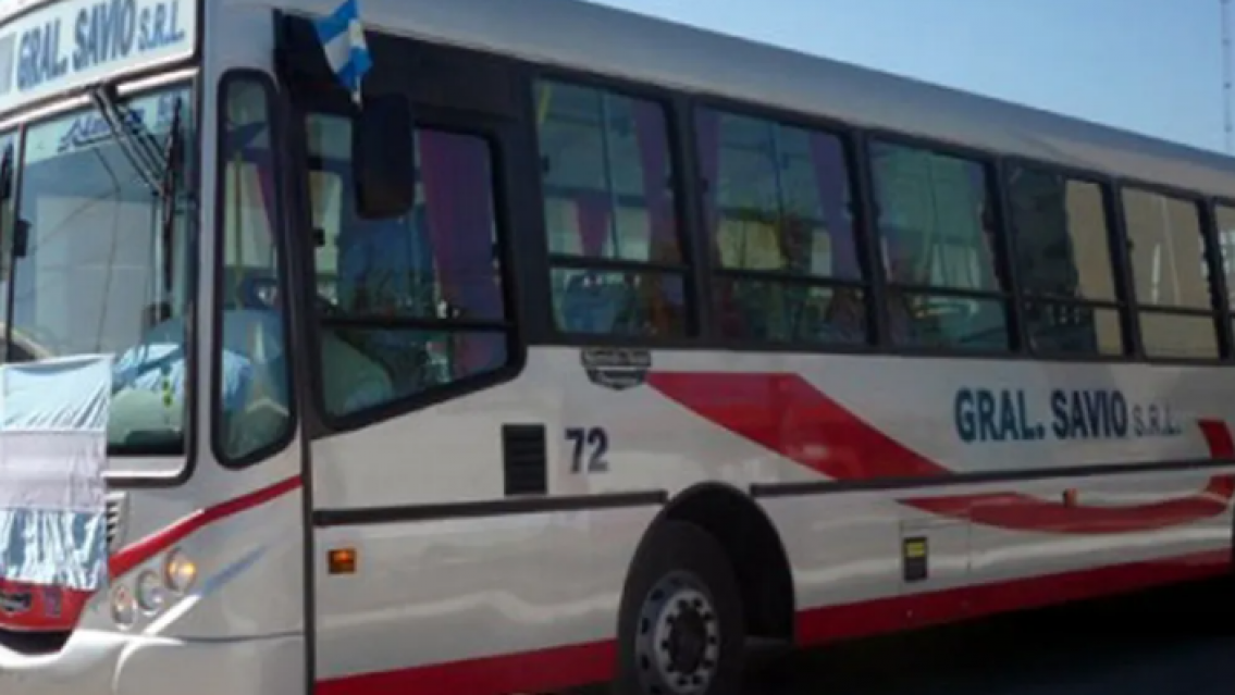 Sueldos impagos y bronca: choferes de Savio vuelven a protestar en Palpalá