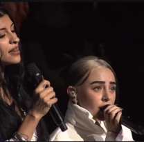 Cazzu brilló en el Teatro Colón e hizo llorar a Nicki Nicole en su show sinfónico