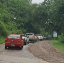 Ruta 9 hacia Salta colapsada: derrumbe en la Cornisa genera filas interminables