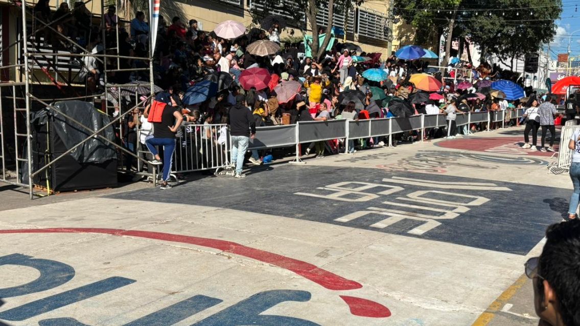 Arrancó: San Pedro de Jujuy explota por Cazzu y la plaza es una fiesta