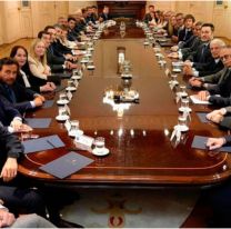 Milei re&uacute;ne a gobernadores en Estados Unidos buscando inversiones