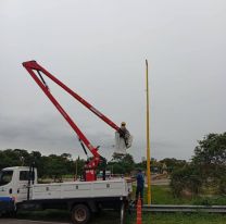 Avanzan obras de iluminaci&oacute;n en el acceso a Perico