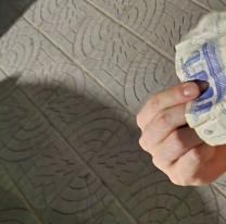 Jujeño bailaba en el corso y una abuelita le puso 20 mil pesos en la ropita