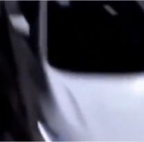 Horror en la calle: su novio la persiguió en auto hasta alcanzarla