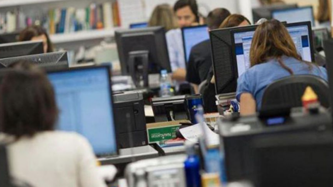 Miles de estatales cobrarán menos este mes: qué pasó con el presentismo