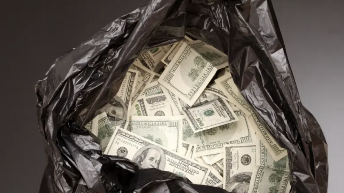 Tremendo robo en El Carmen: se llevaron miles de d�lares y millones de pesos