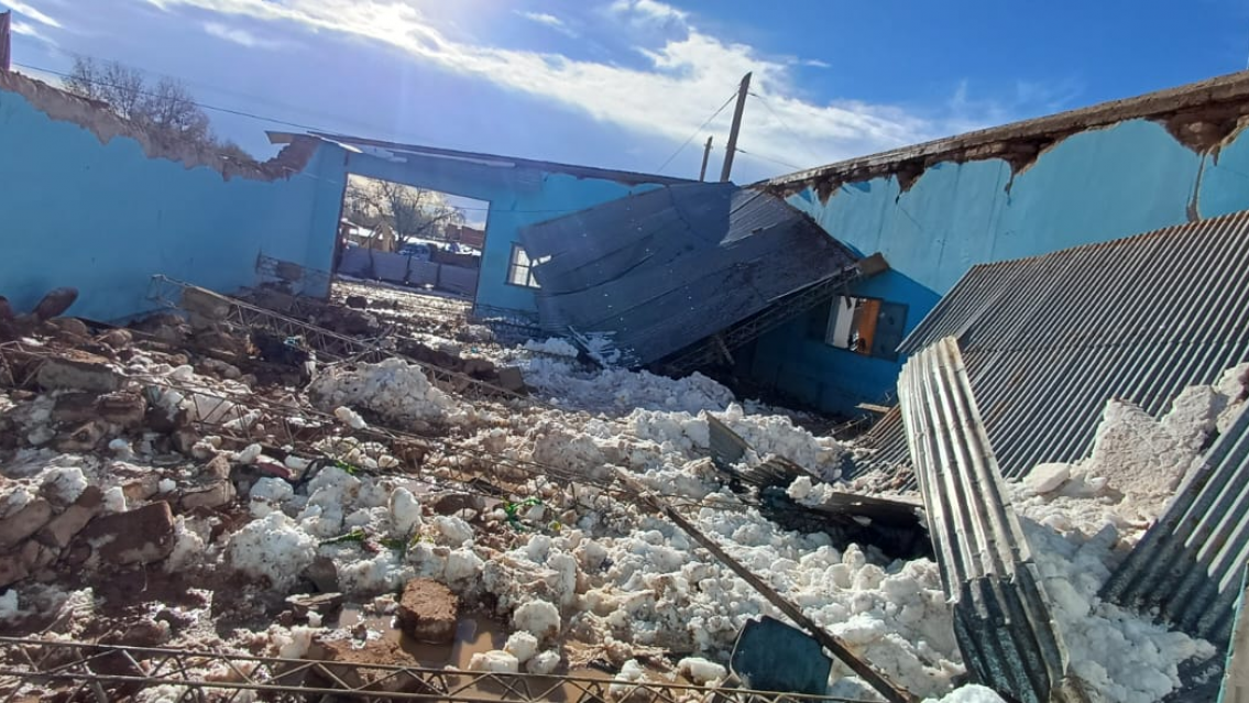 Derrumbe en Abra Pampa: as� cedi� el techo en pleno velorio del soldado