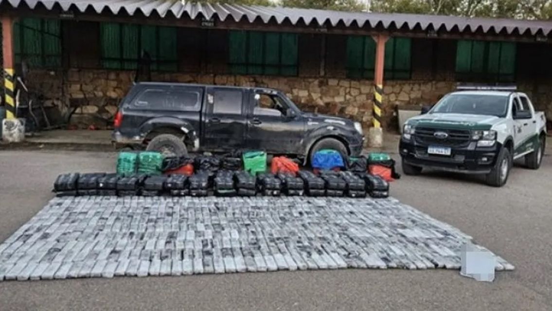 Millonario golpe en la frontera de Jujuy: gendarmes secuestraron casi 2 mil kilos de coca