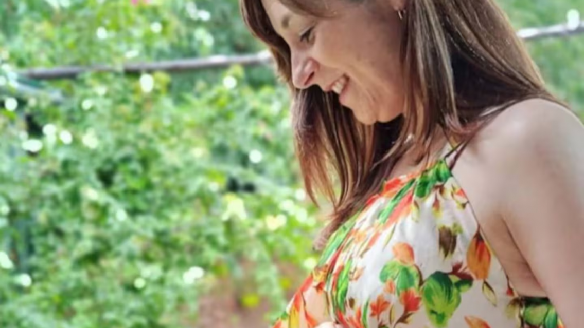 Primero le peg� y despu�s le dio 85 pu�aladas delante de su beb�: puede quedar libre