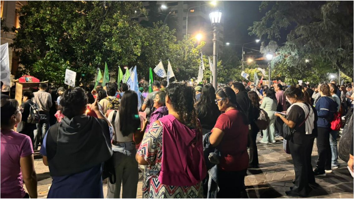 Paro y protesta docente en Jujuy: CEDEMS realiza la marcha de antorchas