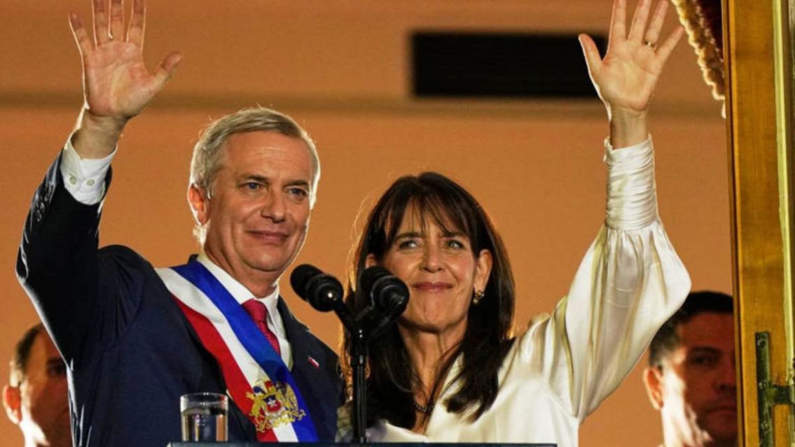 El presidente de Chile ordenó construir barreras en la frontera con Bolivia para frenar la migración