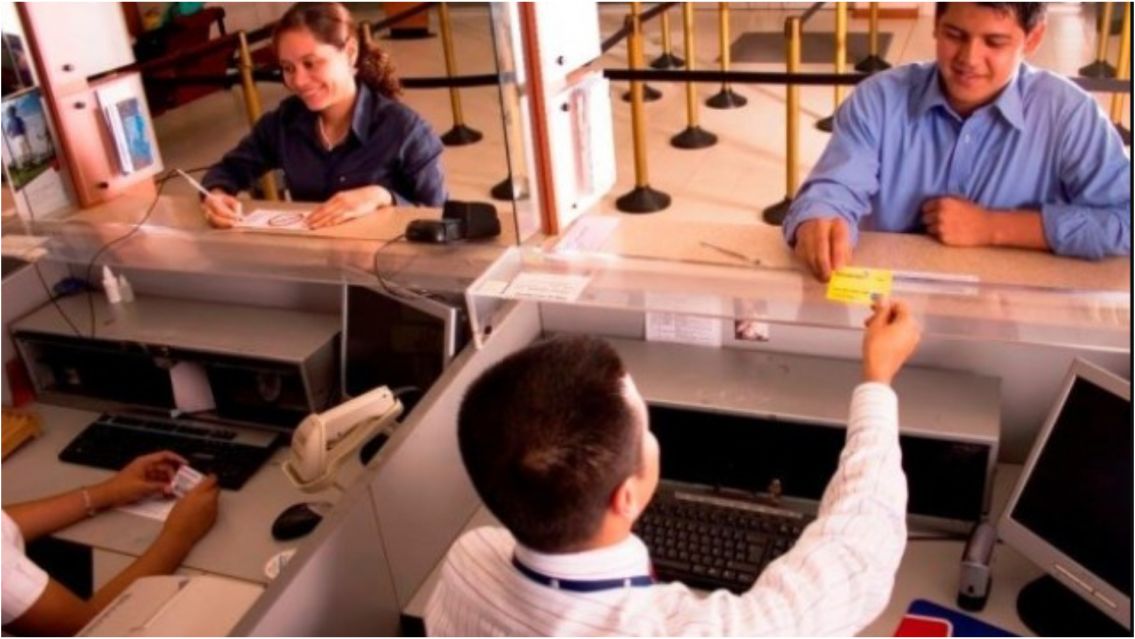 Mucho m�s que un m�dico: el aumento millonario que recibieron los empleados bancarios