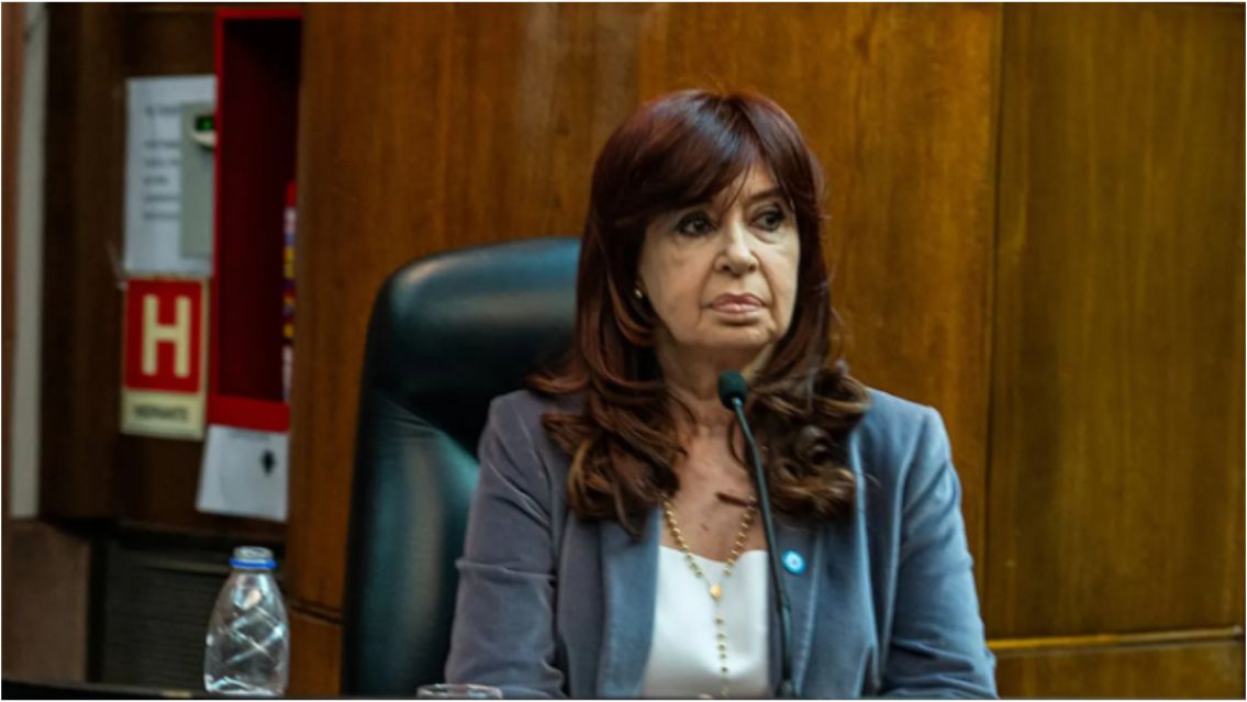 Cristina Kirchner habl� antes de declarar en la causa Cuadernos y apunt� contra Milei
