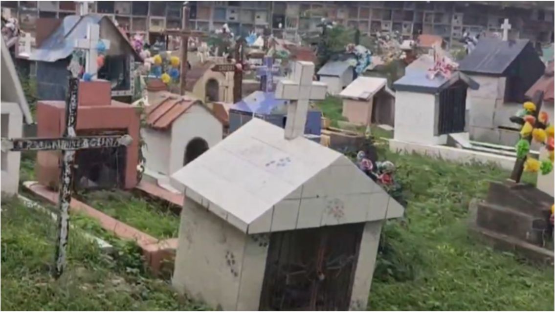 Juje�o encontr� algo aterrador en la tumba de un ni�o en un cementerio