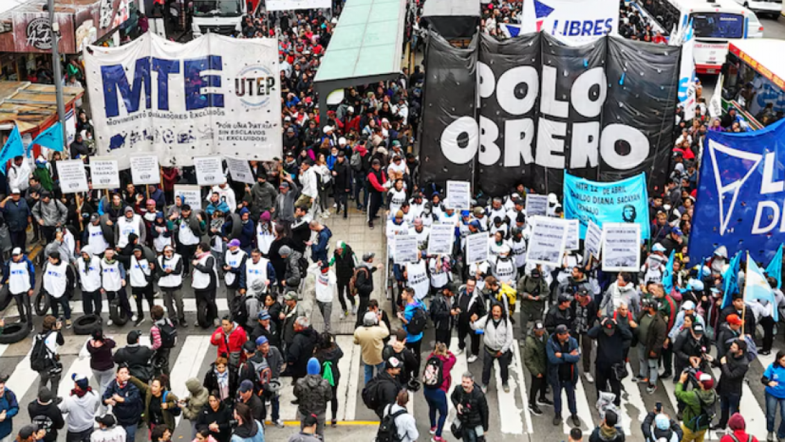 El Gobierno elimina 900 mil planes sociales y lanza vouchers de capacitaci�n