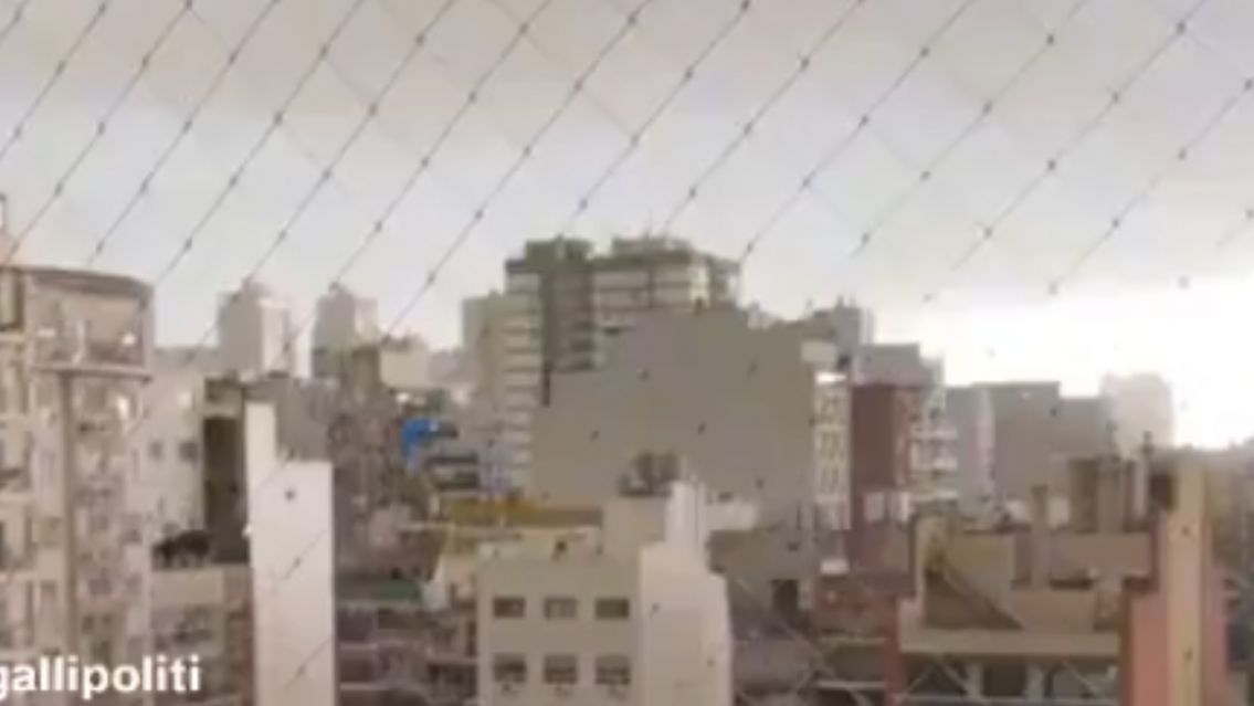 "Est� volando una pelopincho": el video que explot� en redes