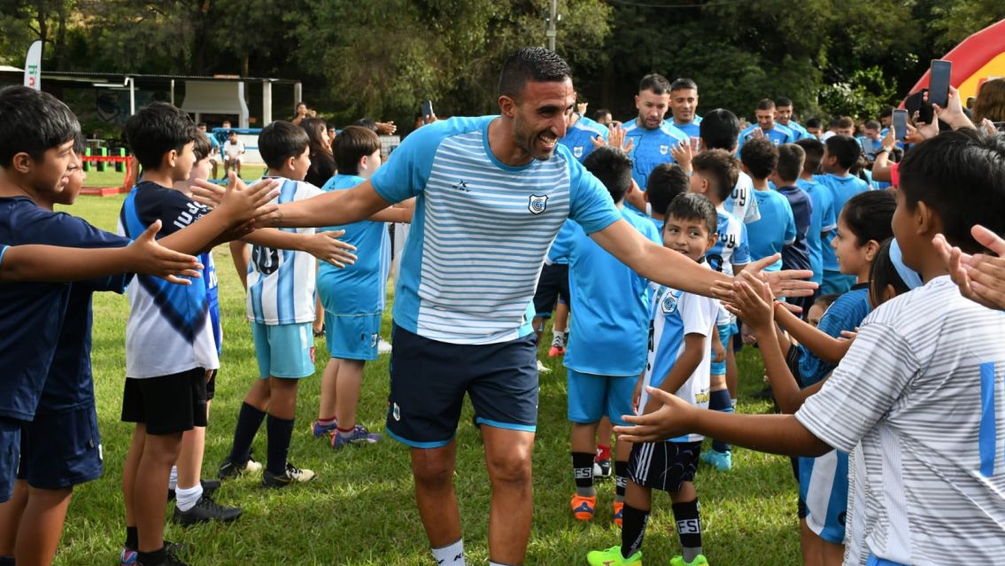 Gimnasia y Esgrima de Jujuy celebr� sus 95 a�os a lo grande