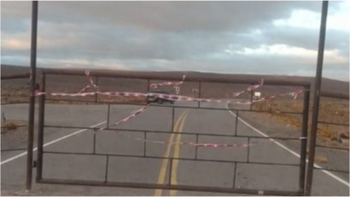 Ins�lito: pusieron una tranquera en plena ruta y dejaron aislados a vecinos