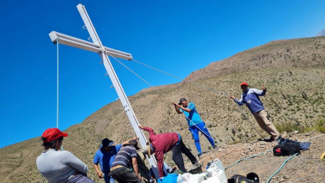 Procesión de Punta Corral: Tunalito tiene nueva cruz