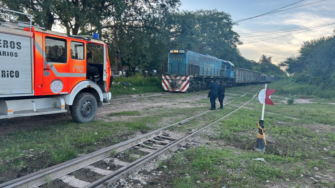 Una locomotora casi se prende fuego en Jujuy y hubo alarma en un barrio