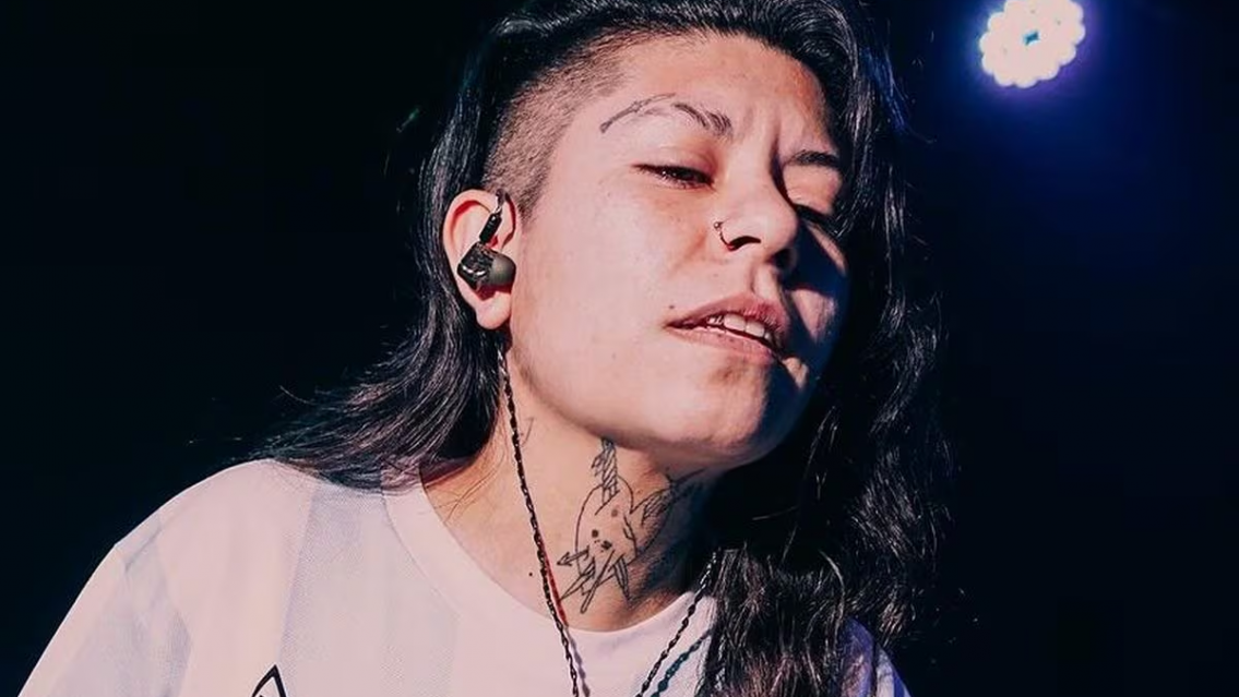 VIDEO: la hermana de Cazzu debutó como solista y actuó en un festival