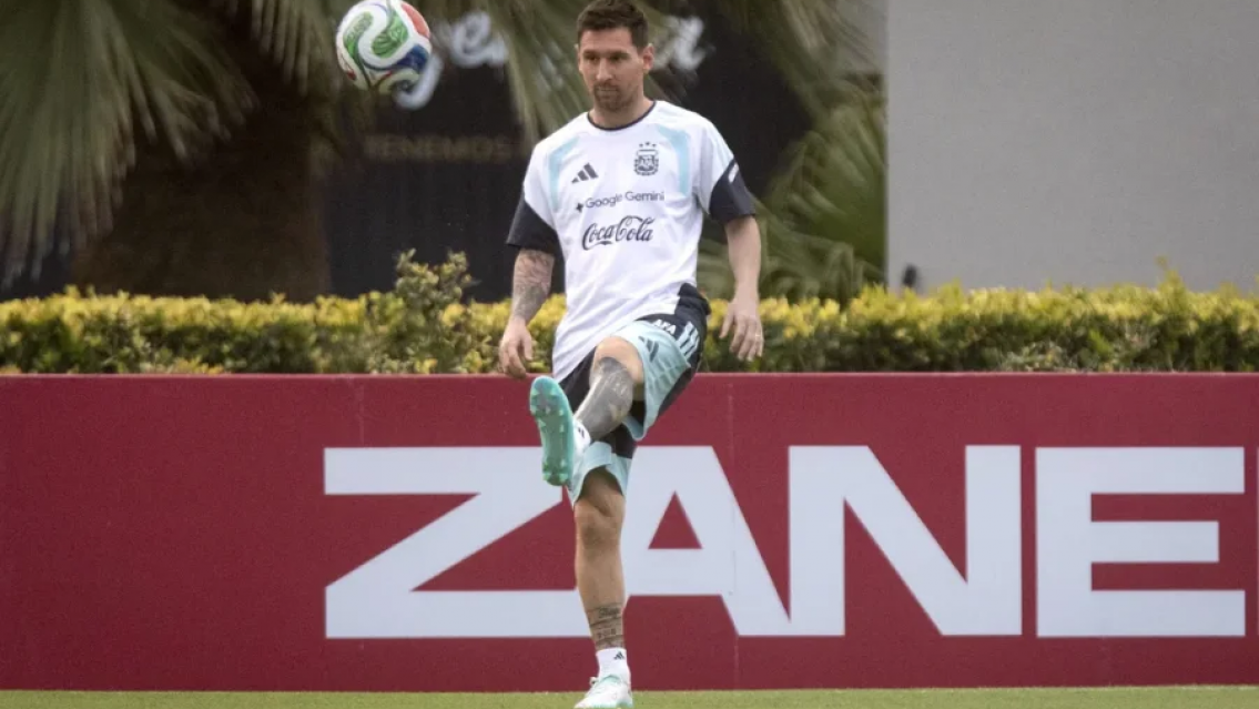 La imagen de Lionel Messi en el entrenamiento de la Selecci�n argentina que entristeci� a los fan�ticos