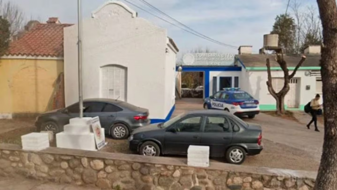 Ahora en Córdoba: un alumno llevó una pistola a la escuela