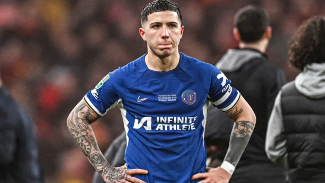 Sancionaron a Enzo Fernández por hablar de más y no se lo perdonaron