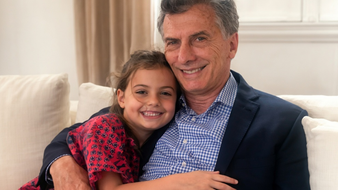 A�os despu�s reapareci� la hija de Mauricio Macri: casi igual de alta que la mam�"